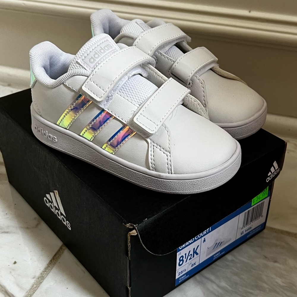 EUC toddler Adidas Grant Court